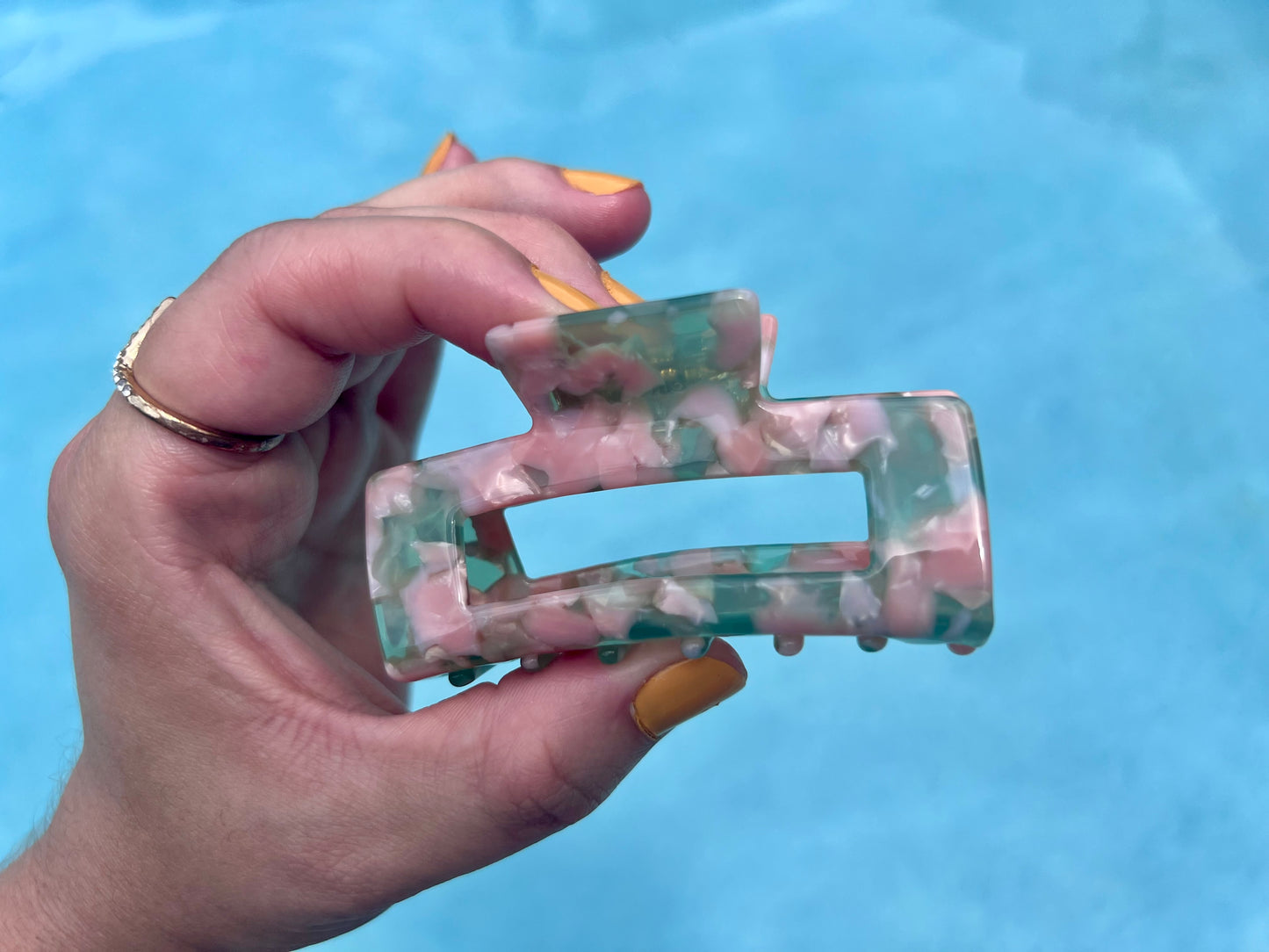 Hair claw clip