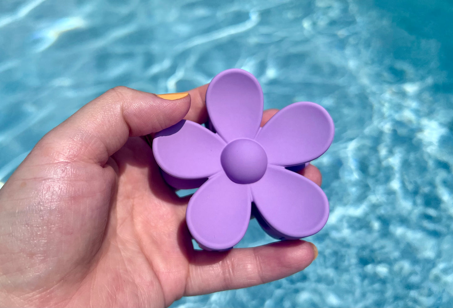 Flower hair claw clips.